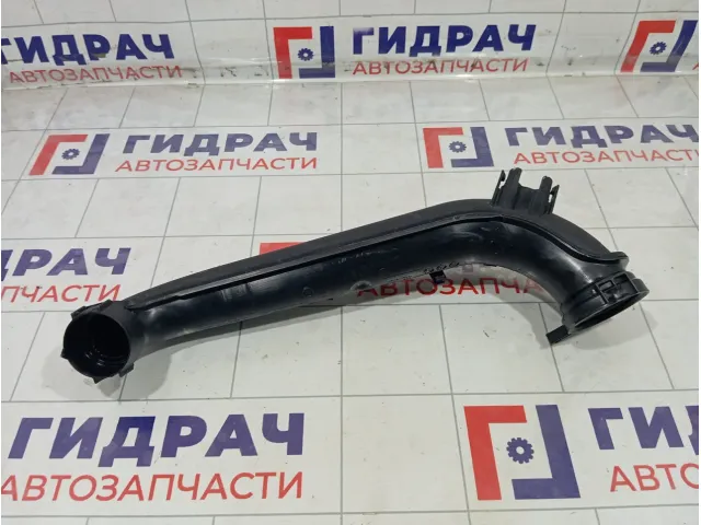 Патрубок интеркулера Skoda Rapid 04E145673C