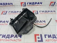 Кронштейн крепления аккумулятора (АКБ) Skoda Rapid 6C0915331D