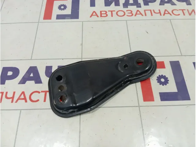 Кронштейн балки передний левый Skoda Rapid 6R0199517