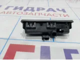 Кнопка открывания багажника Skoda Rapid (NH3) 6V0827566.