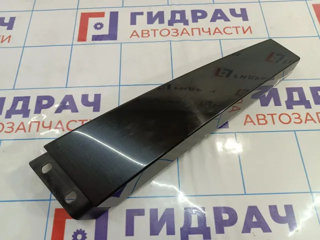 Накладка стойки центральной левой Skoda Rapid (NH3) 5JA853289. Дефекты.