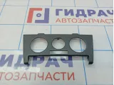 Накладка блока управления отопителем Skoda Rapid (NH3) 5JA819075A.