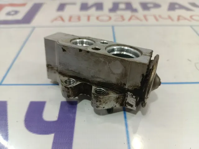 Клапан кондиционера Skoda Rapid (NH3) 6C0820679.