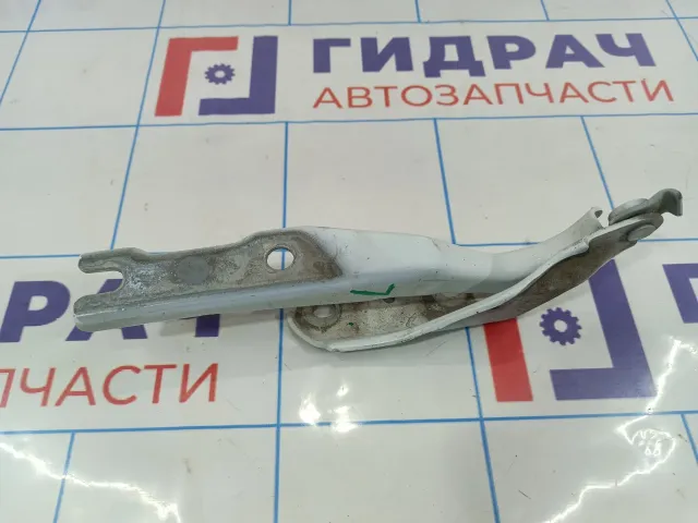 Петля капота левая Skoda Rapid (NH3) 5JA823301A.