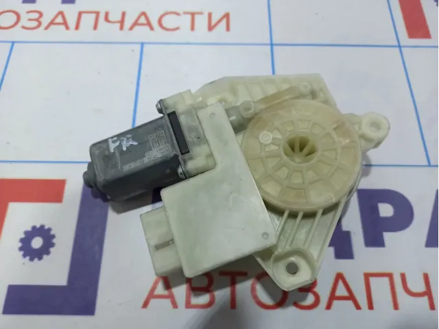 Моторчик стеклоподъемника передний правый Skoda Rapid (NH3) 5JA959812J.