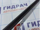 Уплотнитель стекла двери передней левой Skoda Rapid (NH3) 5JA837479B.