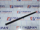 Уплотнитель стекла двери передней правой Skoda Rapid (NH3) 5JA837480B.