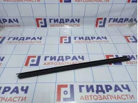 Уплотнитель стекла двери задней правой Skoda Rapid (NH3) 5JA839480B.