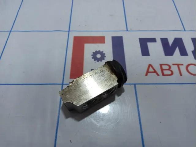 Клапан кондиционера Skoda Rapid (NH3) 6C0816679.