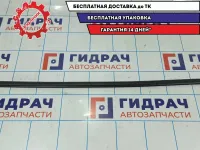 Накладка стекла заднего правого наружняя Skoda Rapid 5JA839478A.