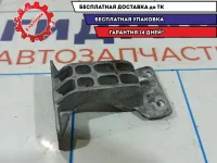 Кронштейн топливной рампы Skoda Rapid 04E133231A.