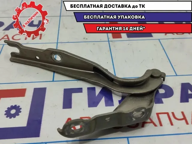 Петля капота правая Skoda Rapid 5JA823302A.