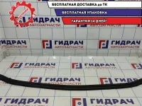 Уплотнитель капота (на жабо) Skoda Rapid 6V0823723A.