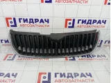 Решетка радиатора Skoda Superb (3T) 3T0853668A