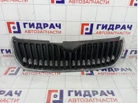 Решетка радиатора Skoda Superb (3T) 3T0853668A