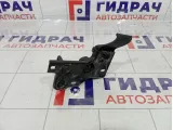 Крючок капота Skoda Superb (3T) 3T0823480B