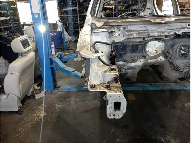 Лонжерон передний правый Skoda Superb (3T)