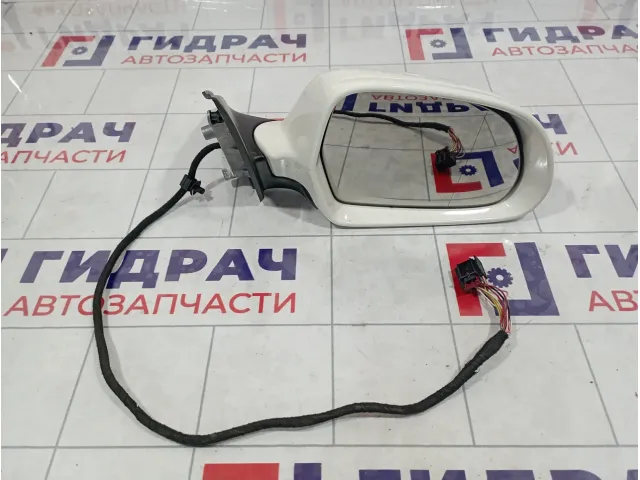 Зеркало правое электрическое Skoda Superb (3T) 3T1857508CC