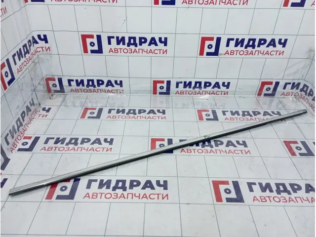 Накладка стекла переднего левого Skoda Superb (3T) 3T0837475A