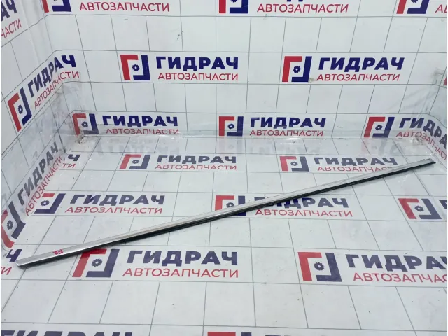 Накладка стекла переднего правого Skoda Superb (3T) 3T0837476A