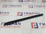 Уплотнитель стекла двери задний левый Skoda Superb (3T) 3T5839479