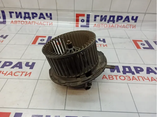 Моторчик отопител Skoda Superb (3T) 3C1820015T