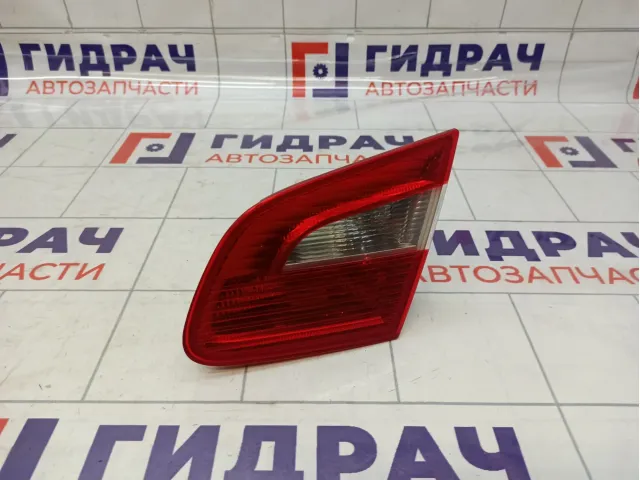 Фонарь задний внутренний правый Skoda Superb (3T) 3T5945108