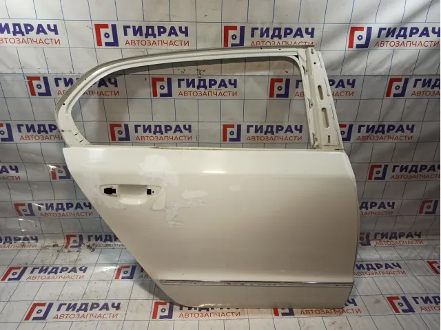 Дверь задняя правая Skoda Superb (3T)