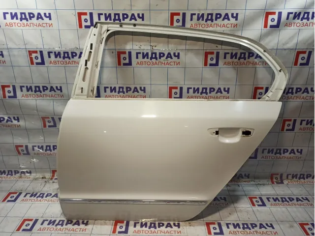 Дверь задняя левая Skoda Superb (3T)