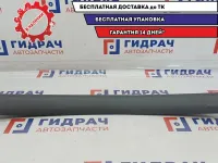 Обшивка двери багажника нижняя Skoda Superb 2 3T5867755B9B9. Царапины.