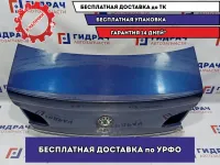 Крышка багажника Skoda Superb 2 3T5827025A. С дефлектором. Дефекты.