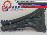 Решетка стеклоочистителя левая Skoda Superb 2 3T0819415A9B9. Царапина.
