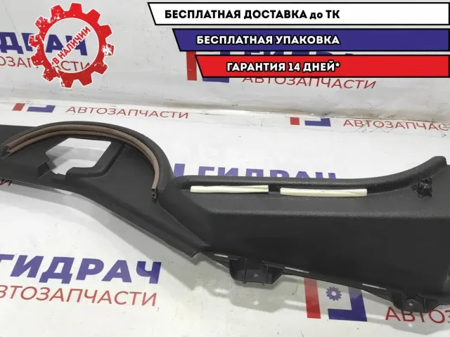 Держатель задней полки правый Skoda Superb 2 3T5867762B9B9.