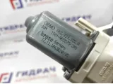 Моторчик стеклоподъемника передний правый Skoda Superb 2 8K0959802A.