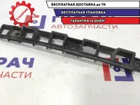 Кронштейн заднего бампера левый Skoda Superb 2 3T5807863. На панель.