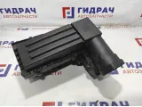 Корпус воздушного фильтра Skoda Superb 2 1K0129607AG. Дефект.
