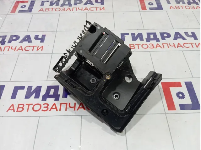 Кронштейн блока предохранителей Skoda Superb 1K0907361C