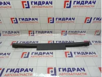 Обшивка двери багажника центральная Skoda Superb 3T5867605