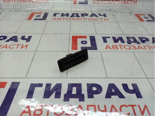 Кнопка открывания багажника Skoda Superb 5E0827566