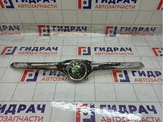 Накладка капота Skoda Superb 3T0853621AMEL