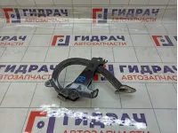 Петля багажника левая Skoda Superb