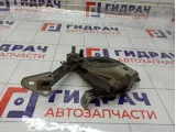 Петля багажника левая Skoda Superb