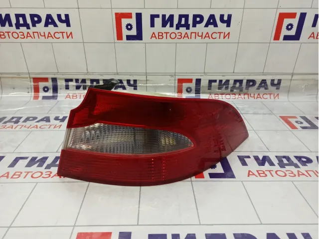 Фонарь задний наружный правый Skoda Superb 3T5945112