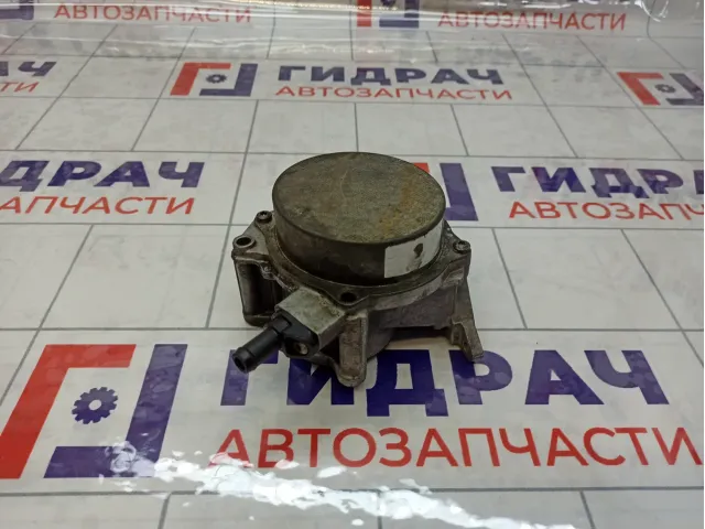 Насос вакуумный Skoda Superb 06J145100B