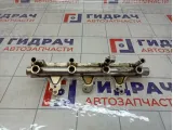 Топливная рампа (топливная рейка) Skoda Superb 06J133317M