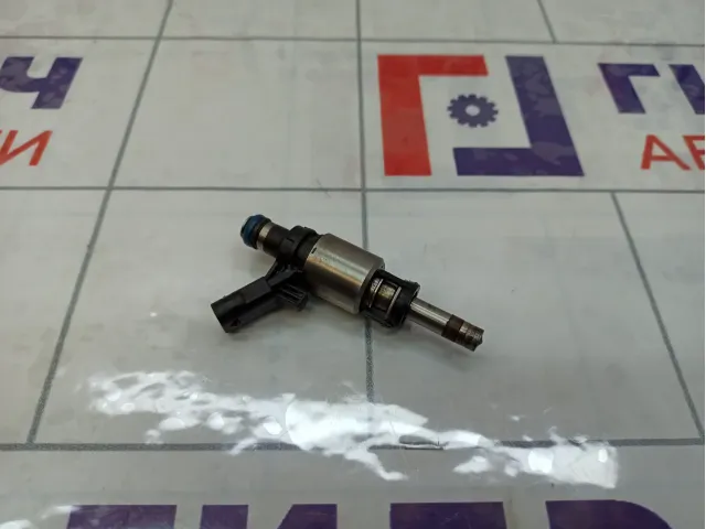 Форсунка инжекторная Skoda Superb 06H906036Q