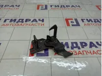 Крючок капота Skoda Superb 3T0823480B