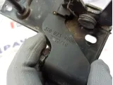 Крючок капота Skoda Superb 3T0823480B