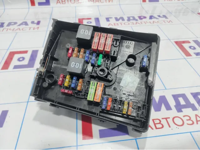 Блок предохранителей Skoda Superb (3T) 1K0937125D