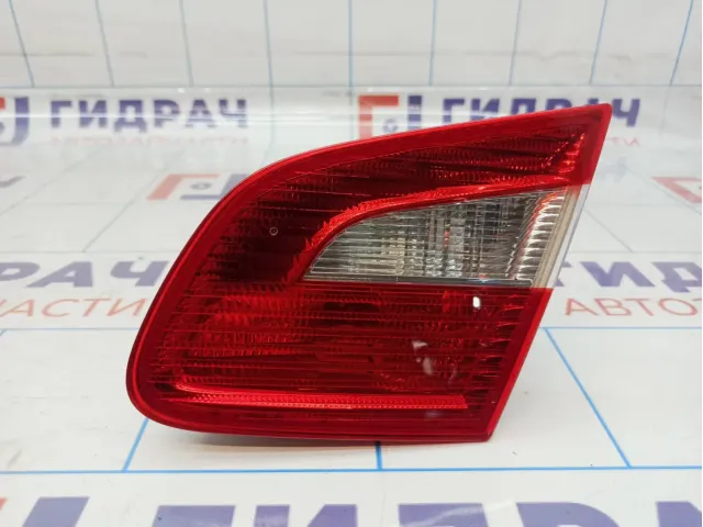 Фонарь задний внутренний правый Skoda Superb (3T) 3T5945108